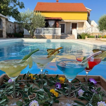 Holiday Home Iva With Pool Sukošan المظهر الخارجي الصورة