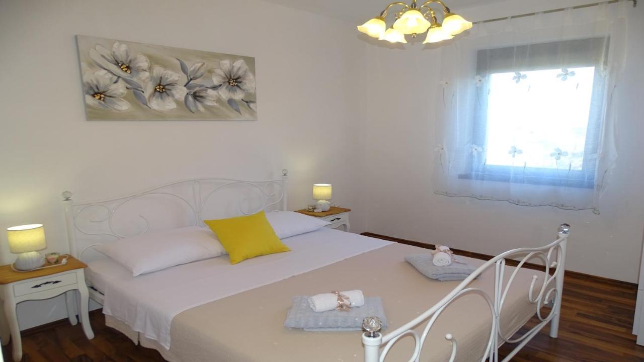 Holiday Home Iva With Pool Sukošan المظهر الخارجي الصورة