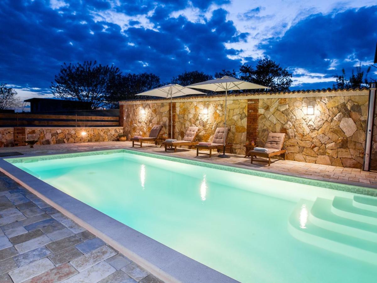 Holiday Home Iva With Pool Sukošan المظهر الخارجي الصورة