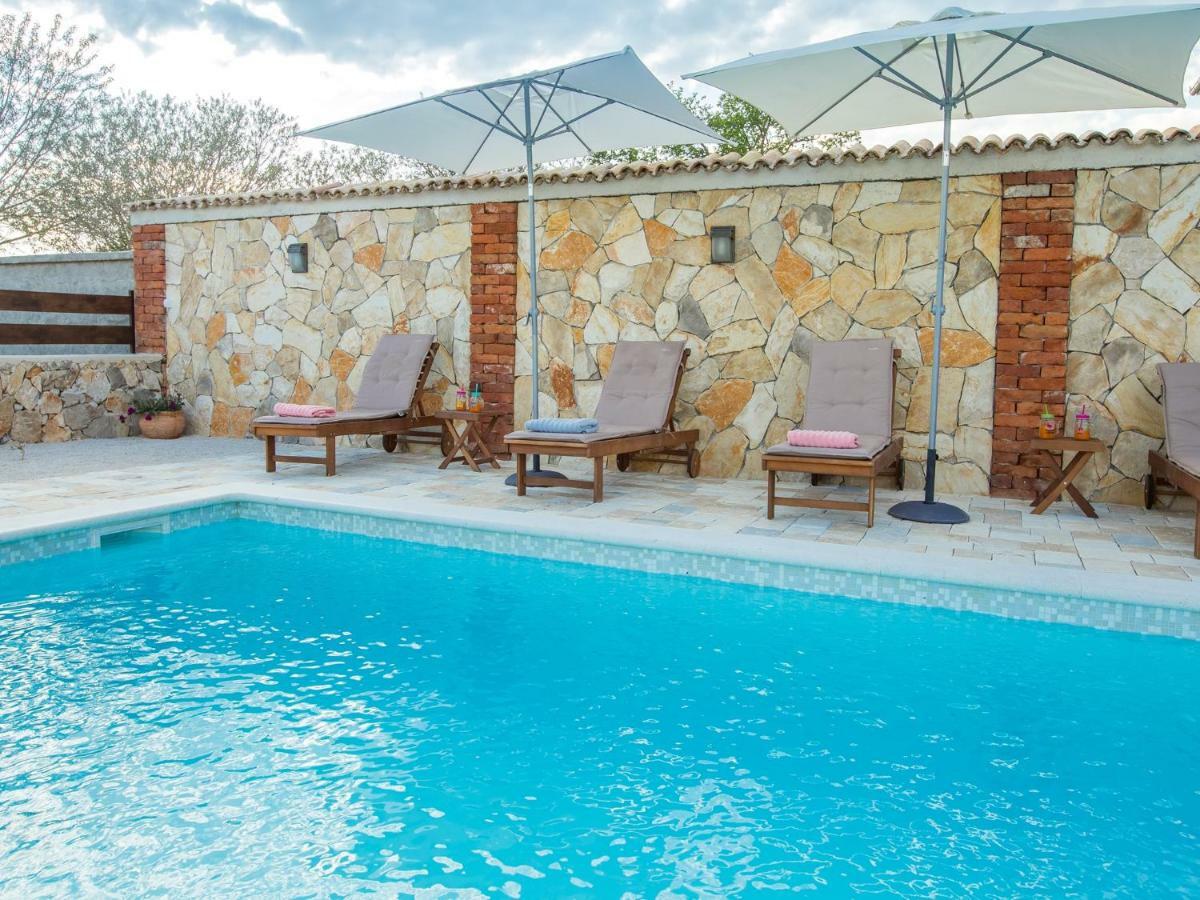 Holiday Home Iva With Pool Sukošan المظهر الخارجي الصورة